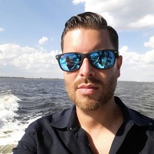 Meet your Posher, Jose